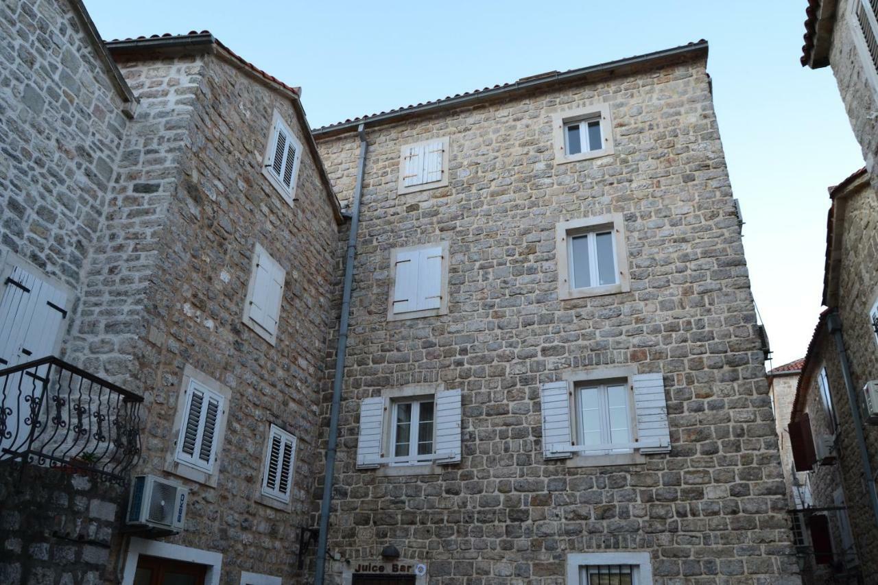 Yeshill Apartment